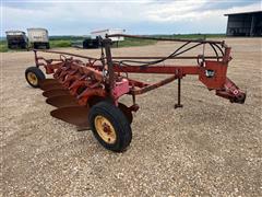 Massey Ferguson 880 5 Bottom Plow 