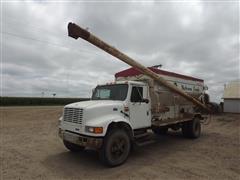 1995 International 4700 S/A Feed Truck 