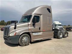 2015 Freightliner Cascadia 125 T/A Truck Tractor W/Sleeper 