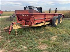 New Holland 676 Manure Spreader 