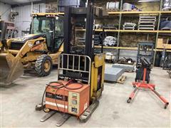 Yale NR035ANM36TE95 Electric Stand-Up Forklift 