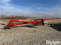 Farm King 1070 Auger 