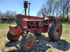 1968 International Farmall 856 2WD Tractor W/Rear Duals 