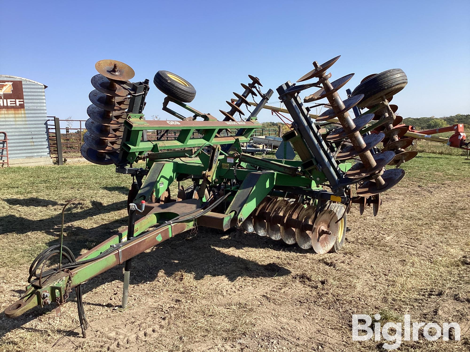 John Deere 630 21' Disk 