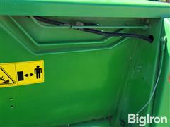 items/84a2bf444a0ef0119d476045bd488df1/john-deere-920-flex-header-w-cart_f59799fe1a624a2dba747ae987eab7a9.jpg