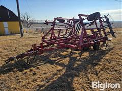 Case IH 4800 Vibra Shank 24' Field Cultivator 