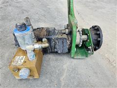 items/84c2737ec756ef11a4e6000d3a62e002/johndeereplantervdrhydraulicdriveunits_84635ad306b34df5a3f0d468f25f2daf.jpg