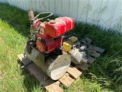 Clinton Gas Engine & Briggs & Stratton Engine 