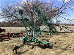 John Deere 702 10-Wheel Hay Rake 