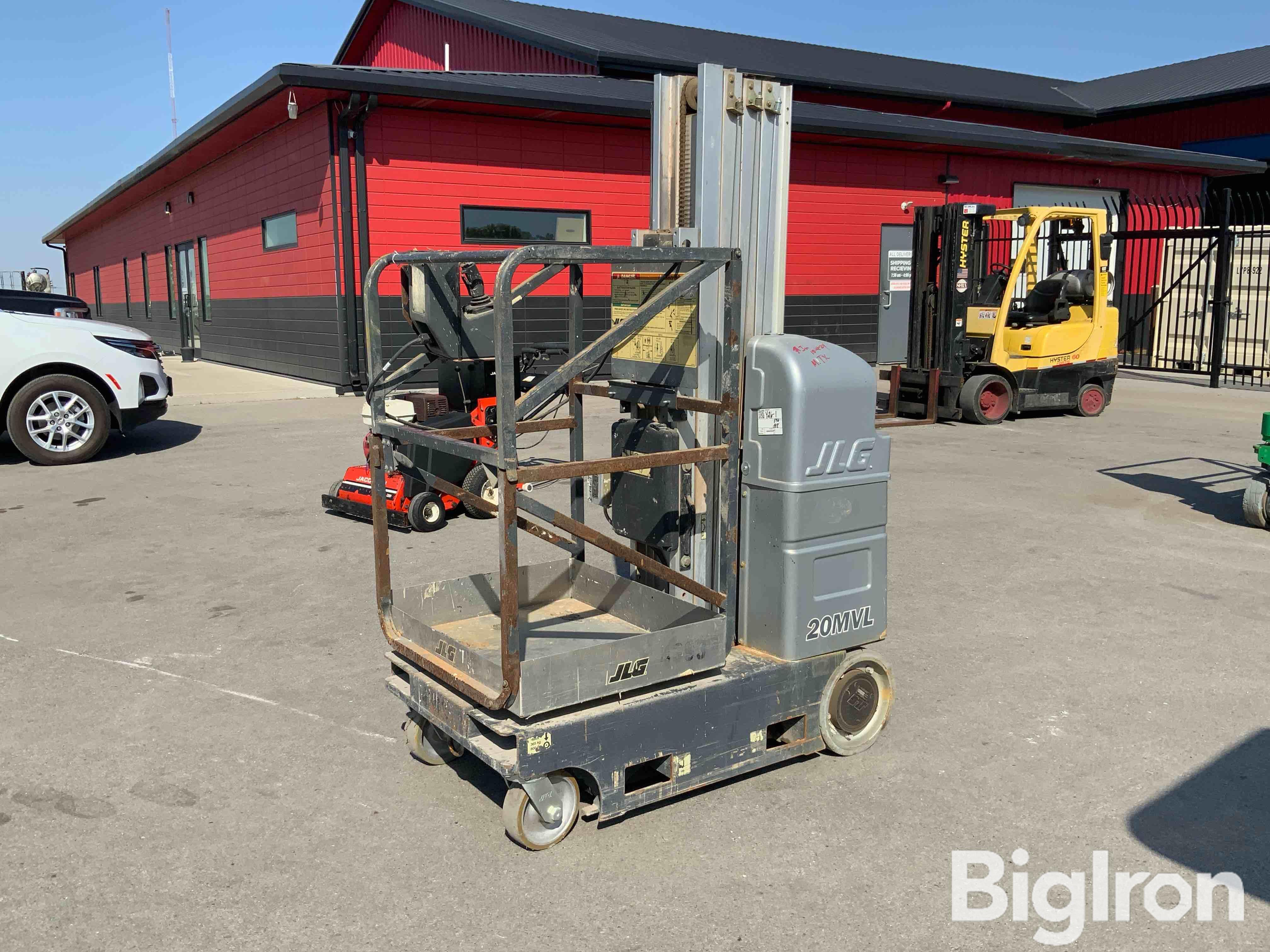 Jlg 20MVL Electric Self-Propelled Vertical Manlift 