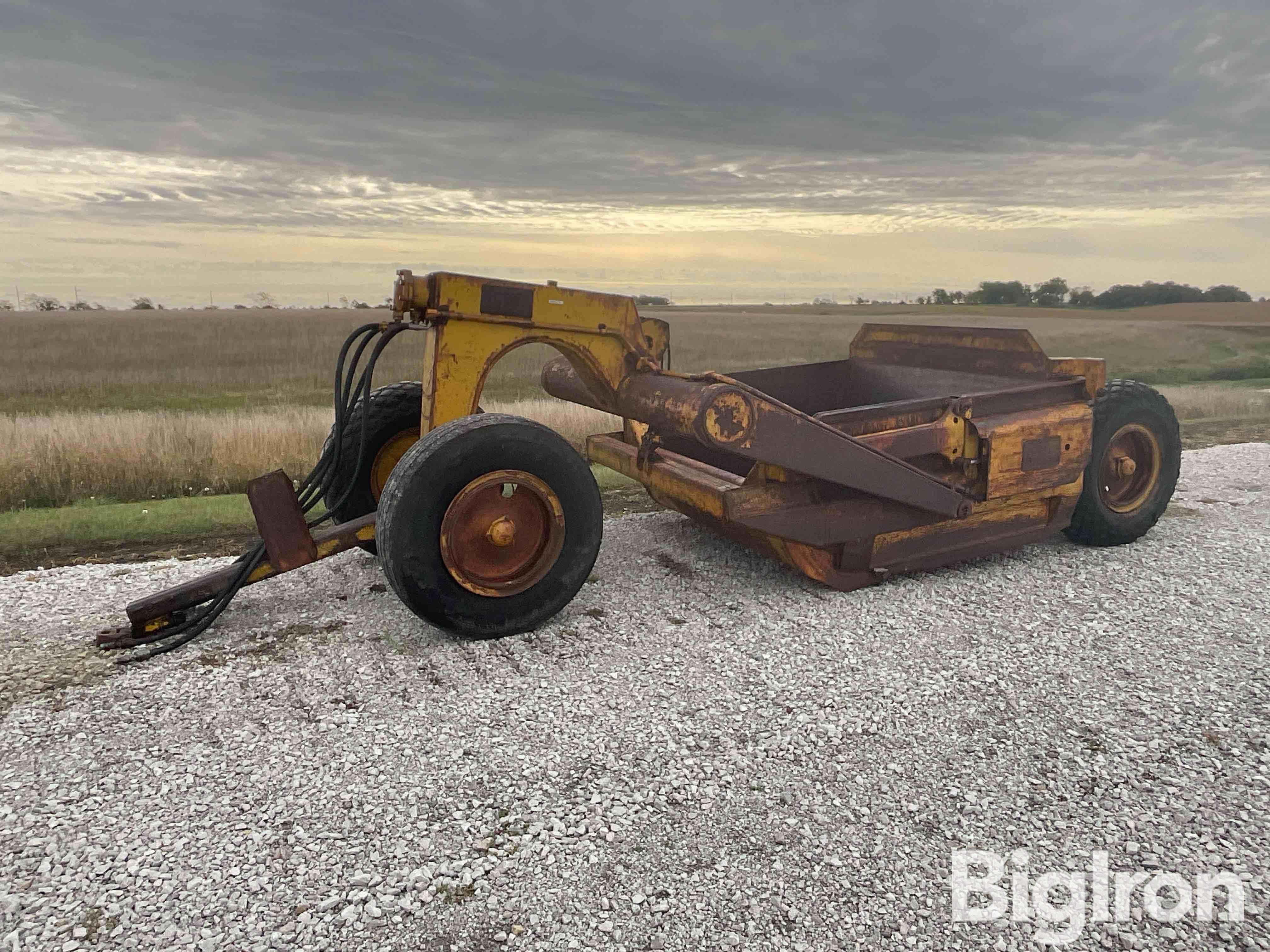 1953 Caterpillar 40 Hydraulic Scraper 