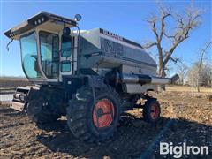 1982 Gleaner N6 Combine 