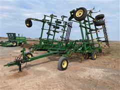 2010 John Deere 2410 Chisel Plow 