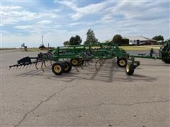 items/87bb35e7f547ed1197b00003fff9401b/johndeere2410chiselplow-4_6d420b5ad63f4affa7418098b13a14de.jpg