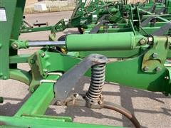 items/87bb35e7f547ed1197b00003fff9401b/johndeere2410chiselplow-4_9823f84e10534df7b691526dce02884e.jpg