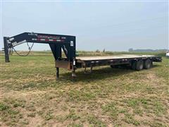 2006 TrailerMan Hired Hand 30' T/A Flatbed Trailer 