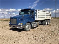 2005 International 9400i T/A Silage/Grain Truck 