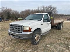 1999 Ford F550 Super Duty 2WD Flatbed Pickup 