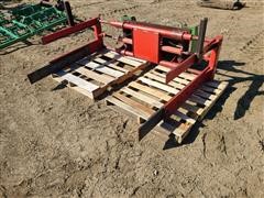 Hydraulic Squeeze Hay Attachment 