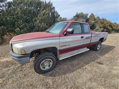 1996 Dodge RAM 2500 4x4 Extended Cab Pickup 