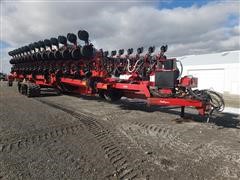 2012 White 8900 36R30" Tracked Planter 