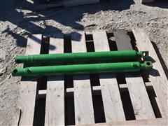 Hydraulic Cylinders Off John Deere 673 Loader 