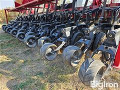 items/8a5bb4cf7c90ef1195f6000d3a620d5e/caseih5400soybeanspecialdrillwyettercoultercart_5bcfcd37fe4b4b3db7f1f15a81b9c806.jpg