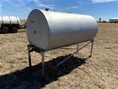 700 Gallon Oil Tank On Stand 