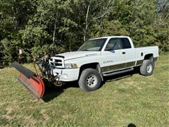 1999 Dodge RAM 1500 Sport 4x4 Extended Cab Pickup W/Blade 