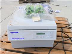 2002 Eppendorf 5804 Centrifuge 