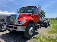 2005 International 7400 T/A Cab & Chassis 