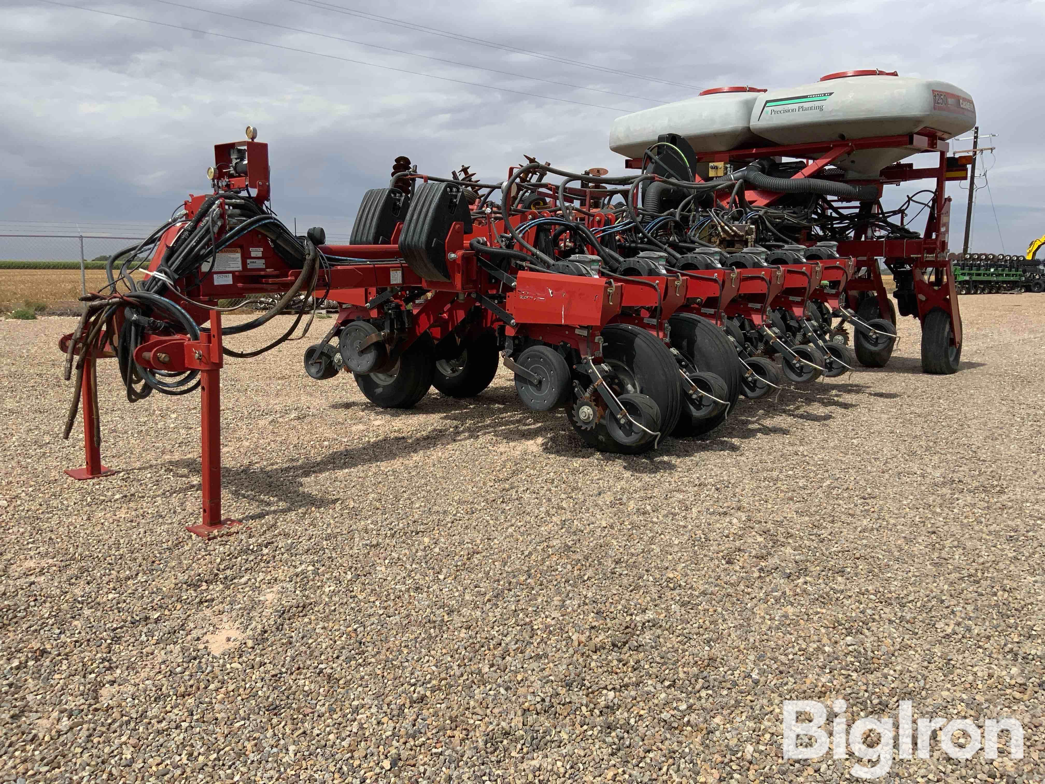 2010 Case IH Early Riser 1250 16R30 Planter 