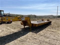 1980 Transport Trailers CR25XF T/A Fixed-Neck Lowboy W/Ramps 