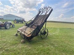 New Idea L61 Hay Loader/Stacker 