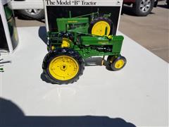 items/8bcc4779f9e6ed11a81c6045bd4cc723/ertljohndeeremodelbmodel630tractormodeltoy_6226305cba3448baac8257defc149a3c.jpg