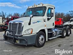 2014 Freightliner Cascadia 125 T/A Day Cab Truck Tractor 