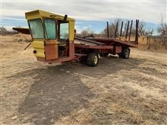 New Holland 1049 Bale Wagon 