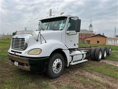 2004 Freightliner Columbia 120 Tri/A Cab & Chassis 