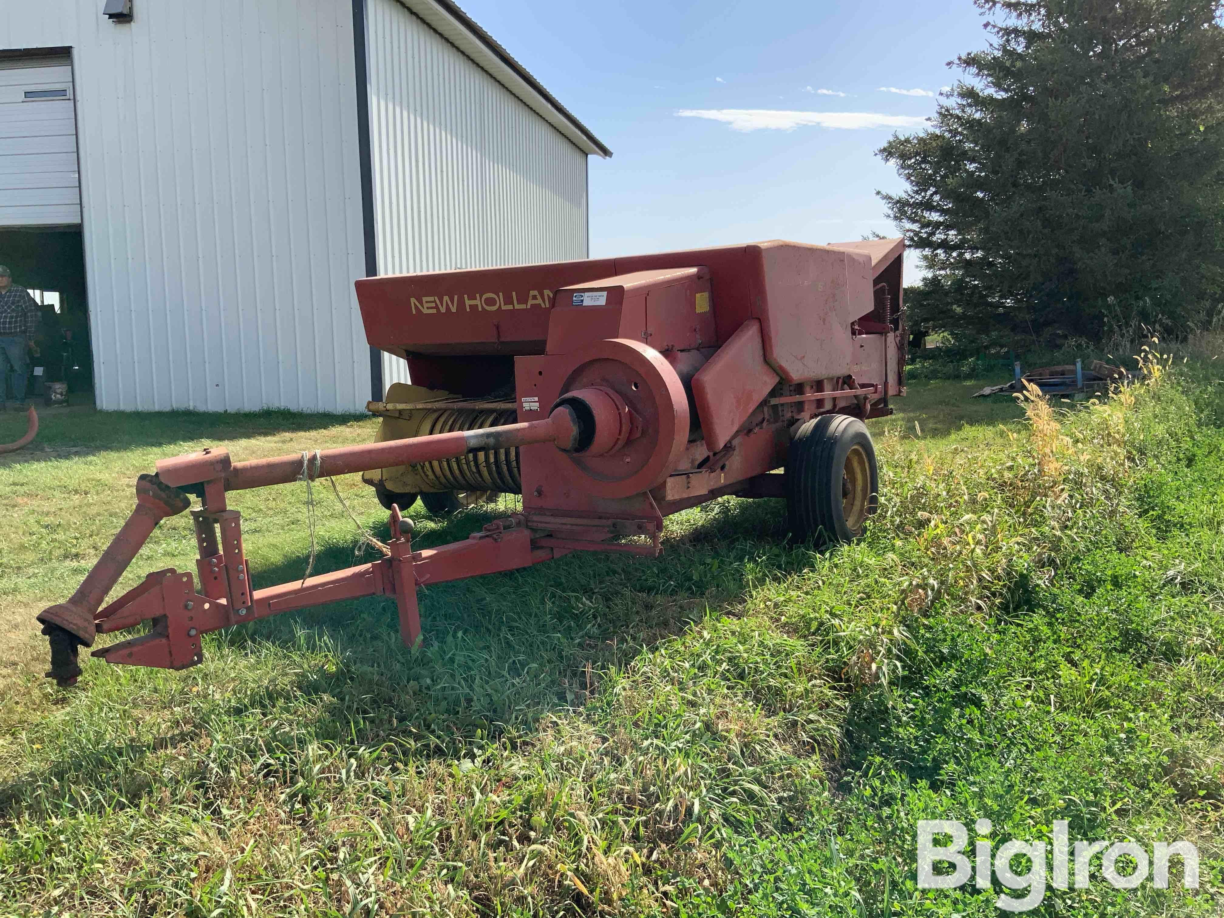 1972 New Holland 276 Hayliner Small Square Baler 