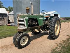 1960 Oliver 660 Diesel 2WD Tractor 