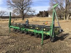 John Deere 1700 MaxEmerge Plus 8R30 Planter 