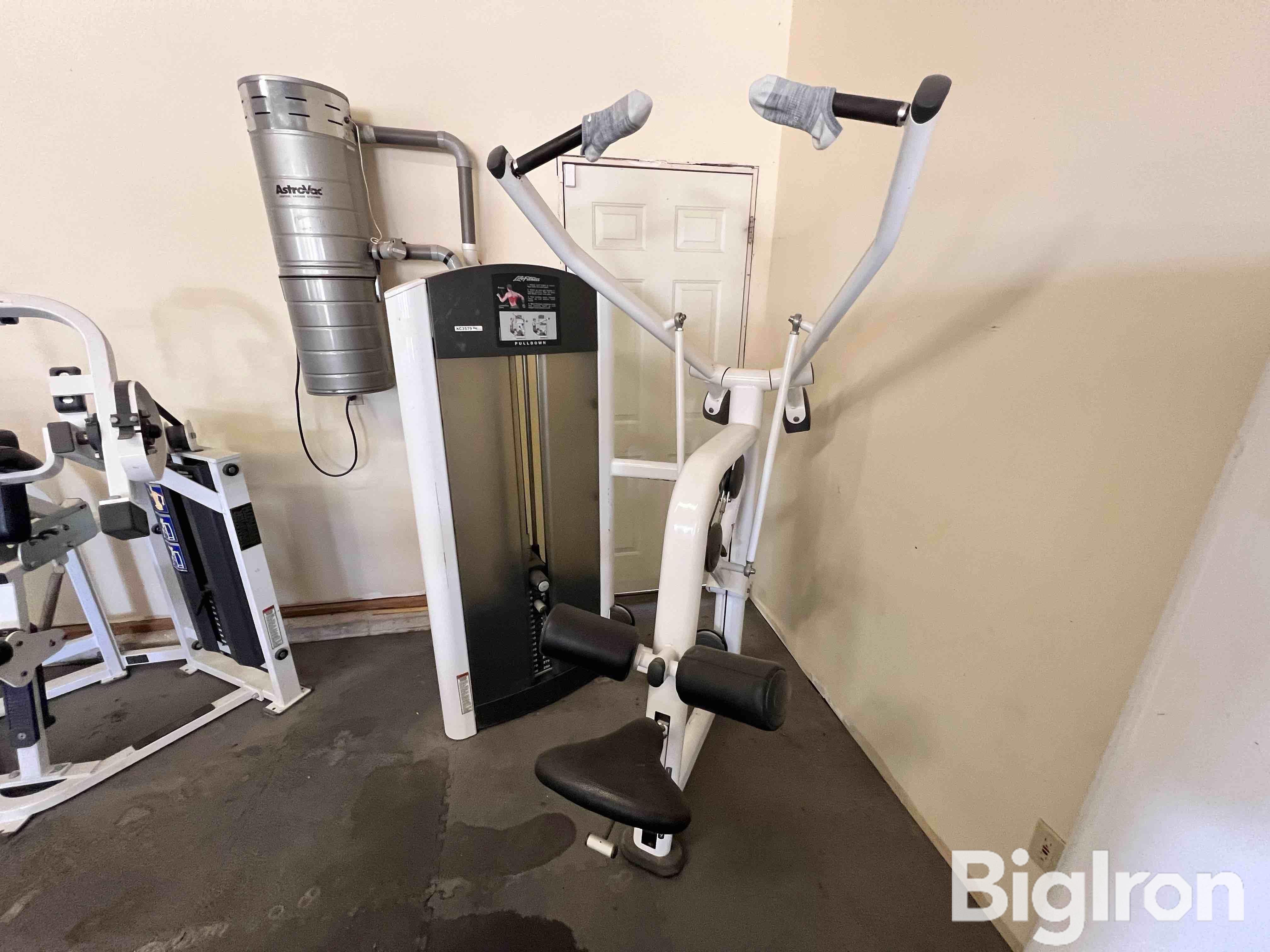 Life Fitness FZPD Pulldown Machine 