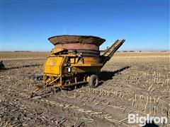 Haybuster H-1000 Big Bite Hay Grinder 