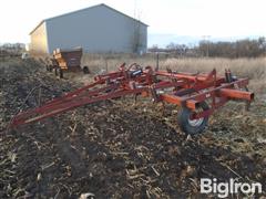 International 55 12' Pull-Type Chisel Plow 