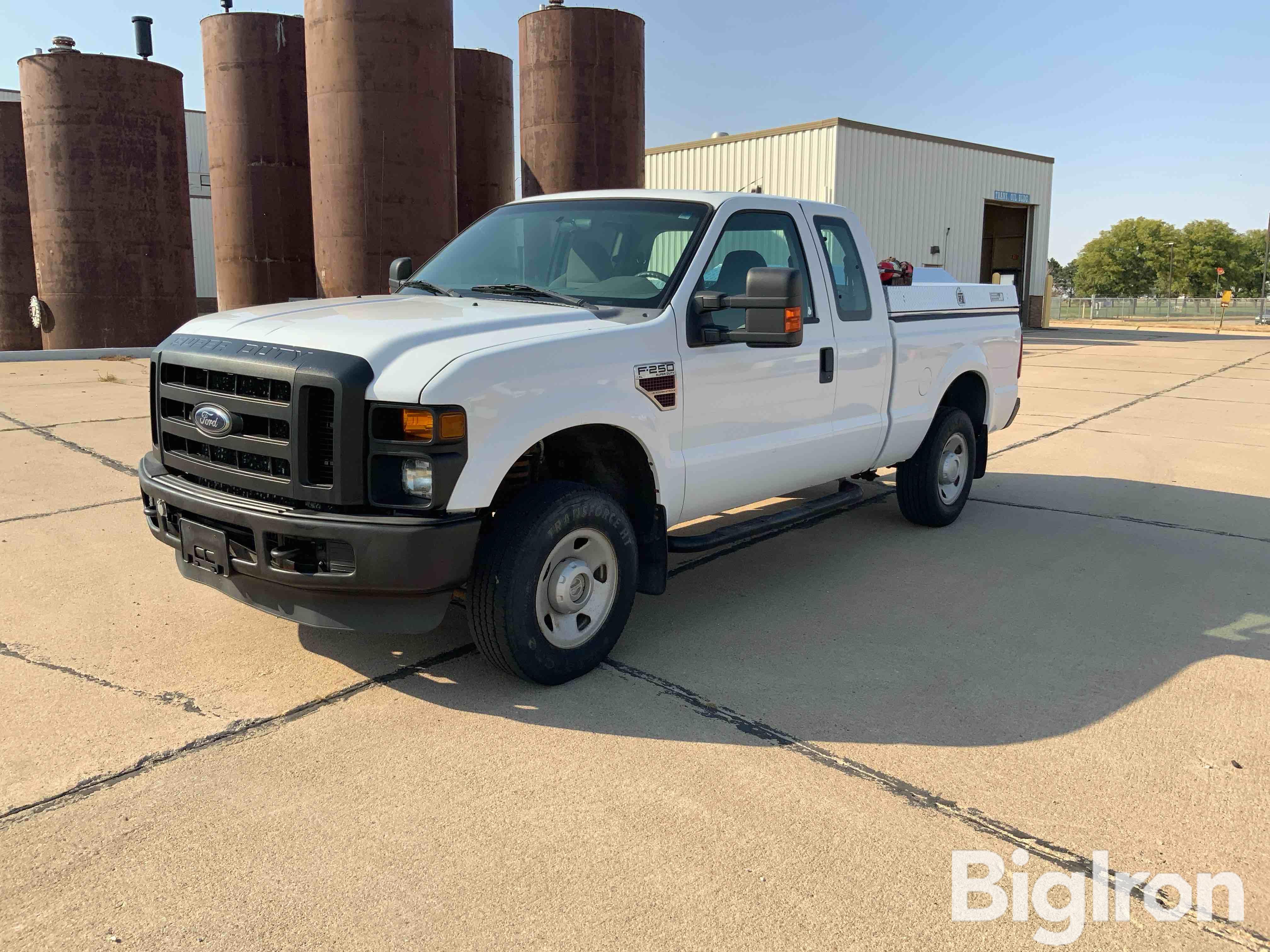 2009 Ford F250 XL Super Duty 4x4 Extended Cab Pickup 