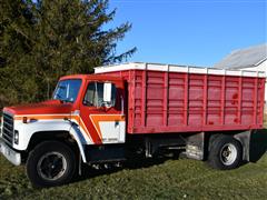 1979 International 1824 S/A Grain Truck 