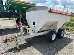1993 Dempster Clipper 200S T/A Pull-Type Dry Fertilizer Spreader 