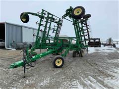 John Deere 2200 Field Cultivator 