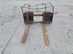 items/8fc064e26a9fed119ac400155d423b69/palletforkskidsteerattachment-13_0c4430bb060640669b9d1fa6bf4eb3ab.jpg