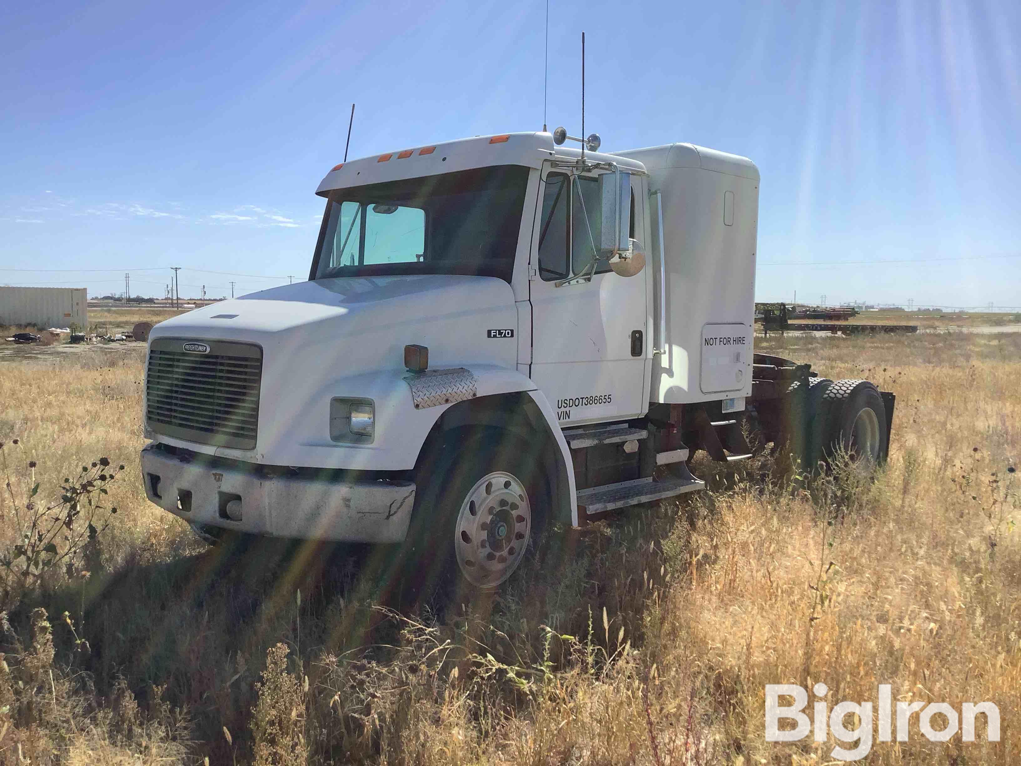 1994 Freightliner FL70 S/A Truck Tractor 